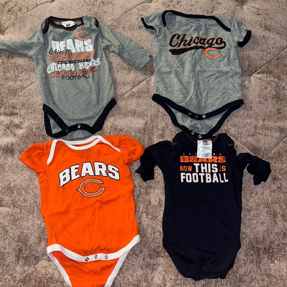 Chicago Bears Onesies 2 short sleeve and 2 long sleeve - 3-6months